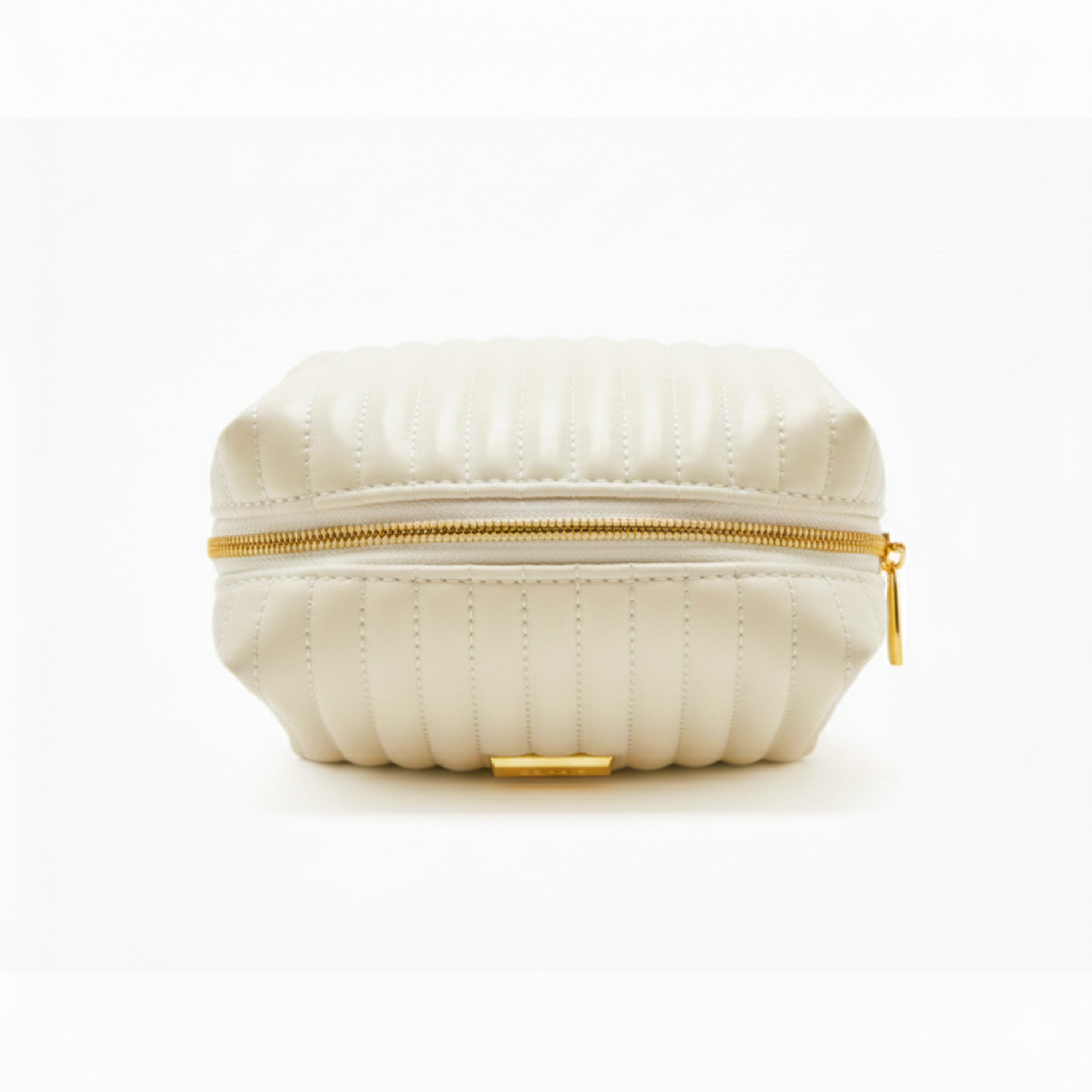 COSMETIQUERA QUILTED CREAM CONAIR