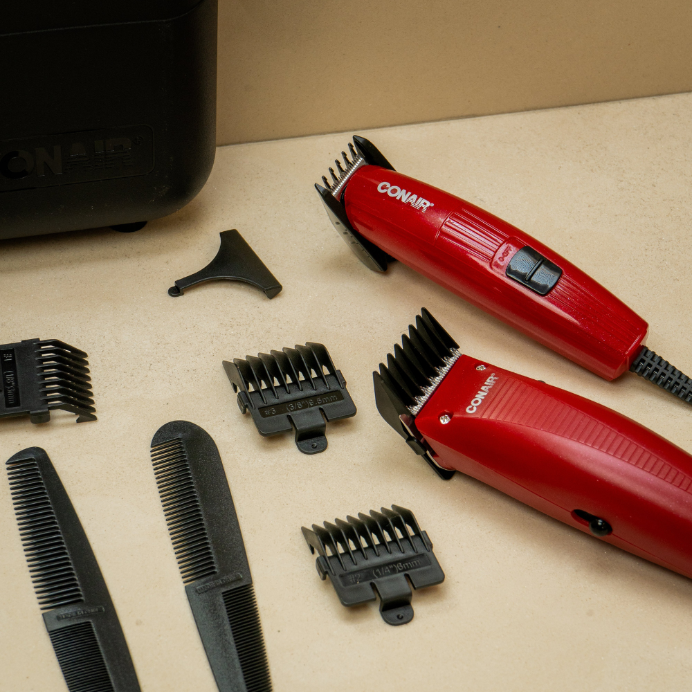Conair Man Combo Juego de Peluquería Alámbrico de 17 Piezas - Color Rojo