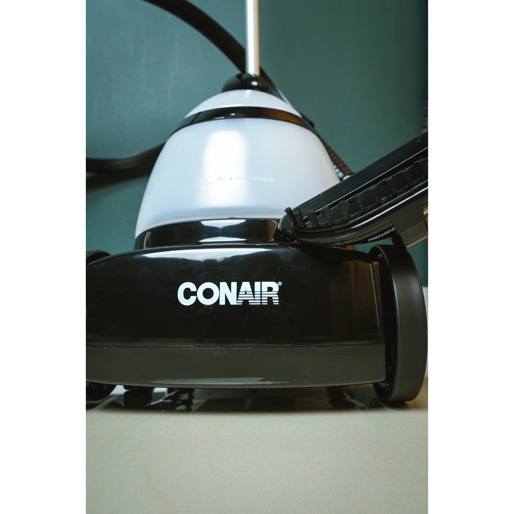 Conair Vaporizador de Telas con Pedestal, Suela Antiadherente - Negro