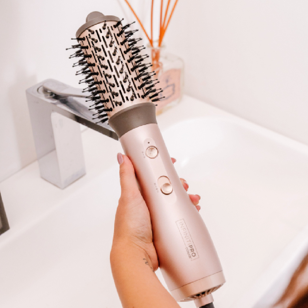 Conair Cepillo de Aire InfinitiPro Frizz Free Flex con Control de Iones - Color Rose Gold