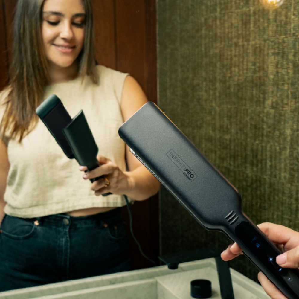 Conair InfinitiPRO Alaciadora con Control Touch - Color Negro
