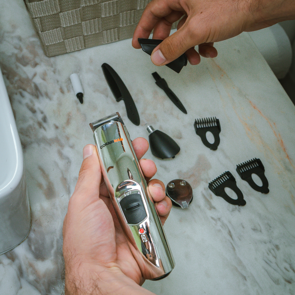 Conair Man Recortadora Recargable USB para Rostro y Cuerpo - Color Plateado